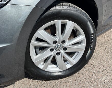 Volkswagen Touran SE TDI 3