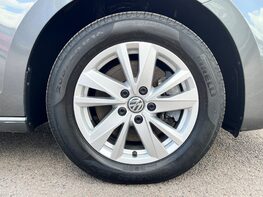 Volkswagen Touran SE TDI 16