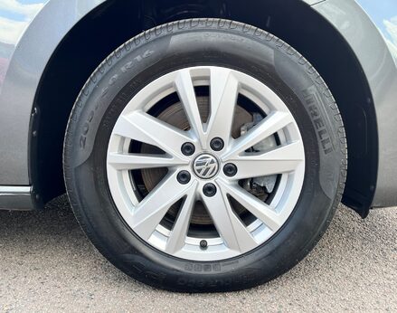 Volkswagen Touran SE TDI 16