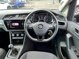 Volkswagen Touran SE TDI 19