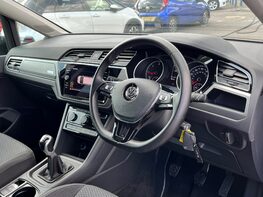 Volkswagen Touran SE TDI 18