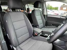 Volkswagen Touran SE TDI 52