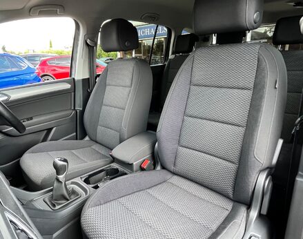 Volkswagen Touran SE TDI 53