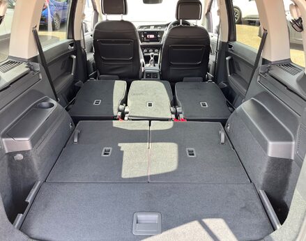 Volkswagen Touran SE TDI 61