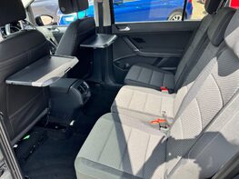 Volkswagen Touran SE TDI 56