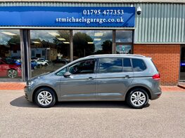 Volkswagen Touran SE TDI 11