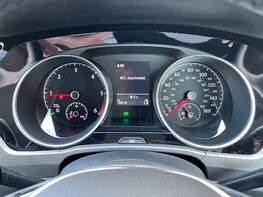 Volkswagen Touran SE TDI 21