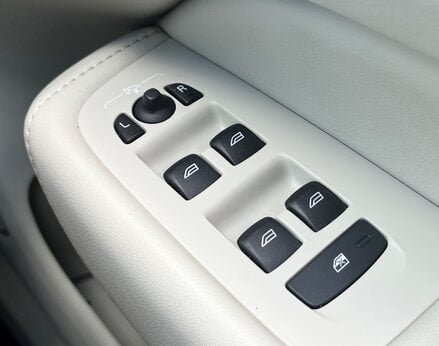 Volvo XC60 RECHARGE T6 INSCRIPTION AWD 49