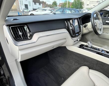 Volvo XC60 RECHARGE T6 INSCRIPTION AWD 17
