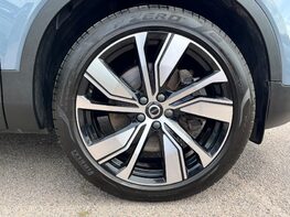 Volvo XC40 RECHARGE T5 R-DESIGN PRO 16