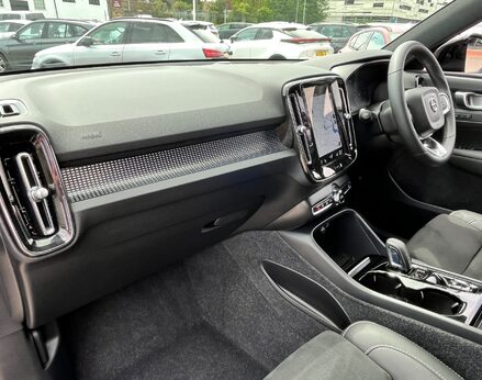 Volvo XC40 RECHARGE T5 R-DESIGN PRO 17
