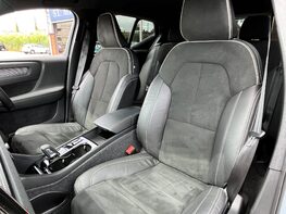 Volvo XC40 RECHARGE T5 R-DESIGN PRO 58