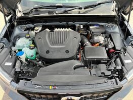 Volvo XC40 RECHARGE T5 R-DESIGN PRO 7