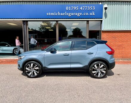 Volvo XC40 RECHARGE T5 R-DESIGN PRO 11