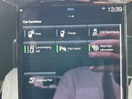 Volvo XC40 RECHARGE T5 R-DESIGN PRO 32