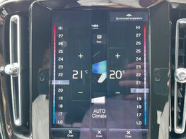 Volvo XC40 RECHARGE T5 R-DESIGN PRO 35