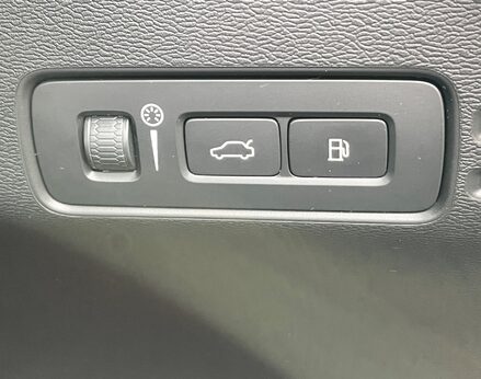 Volvo XC40 RECHARGE T5 R-DESIGN PRO 52