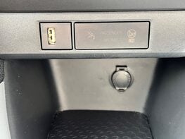 Toyota Yaris DESIGN FHEV 43