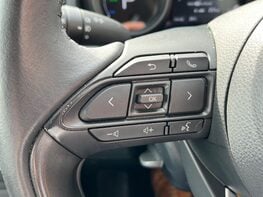Toyota Yaris DESIGN FHEV 45