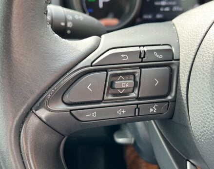 Toyota Yaris DESIGN FHEV 45
