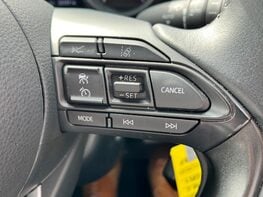 Toyota Yaris DESIGN FHEV 46