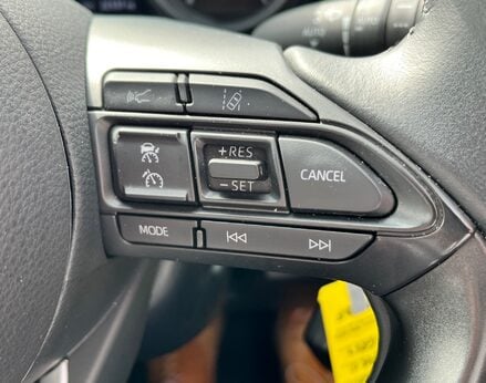Toyota Yaris DESIGN FHEV 46