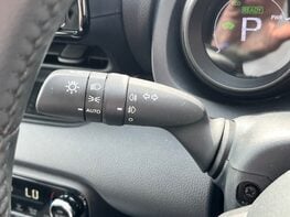 Toyota Yaris DESIGN FHEV 47