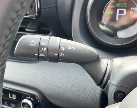 Toyota Yaris DESIGN FHEV 47