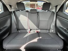 Toyota Yaris DESIGN FHEV 53