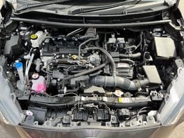 Toyota Yaris DESIGN FHEV 7