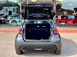 Toyota Yaris DESIGN FHEV 54