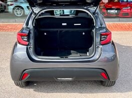 Toyota Yaris DESIGN FHEV 55