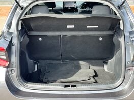 Toyota Yaris DESIGN FHEV 56