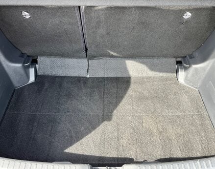 Toyota Yaris DESIGN FHEV 57