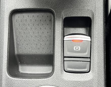 Renault Captur ICONIC TCE 51