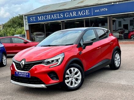 Renault Captur ICONIC TCE