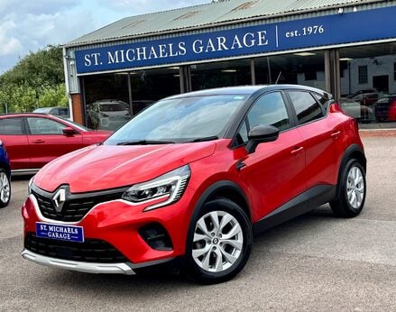 Renault Captur ICONIC TCE 1