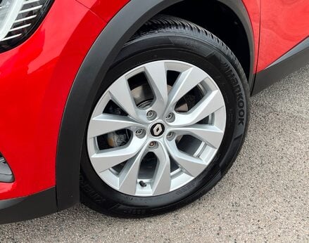 Renault Captur ICONIC TCE 3