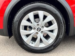 Renault Captur ICONIC TCE 13