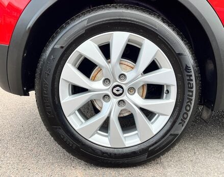 Renault Captur ICONIC TCE 15