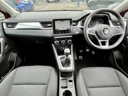 Renault Captur ICONIC TCE 2