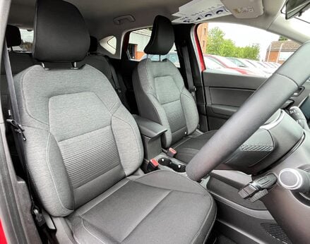 Renault Captur ICONIC TCE 62