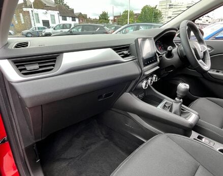 Renault Captur ICONIC TCE 17