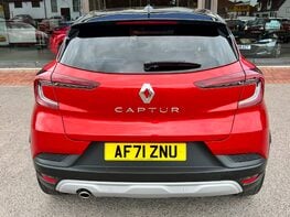 Renault Captur ICONIC TCE 6