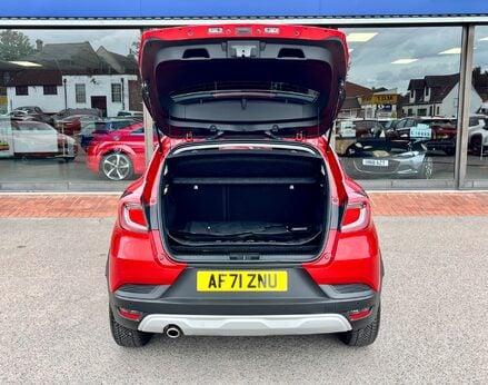 Renault Captur ICONIC TCE 65