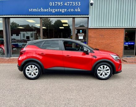 Renault Captur ICONIC TCE 10