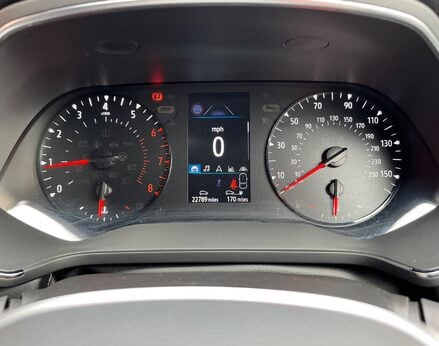 Renault Captur ICONIC TCE 21
