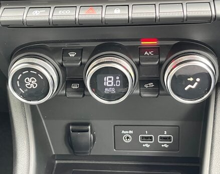 Renault Captur ICONIC TCE 49