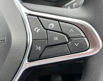Renault Captur ICONIC TCE 55