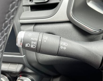 Renault Captur ICONIC TCE 56